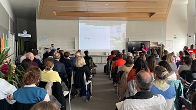 Photo de l'atelier en mode conférence dans notre espace d'intelligence collective avec les agents du SHFDS